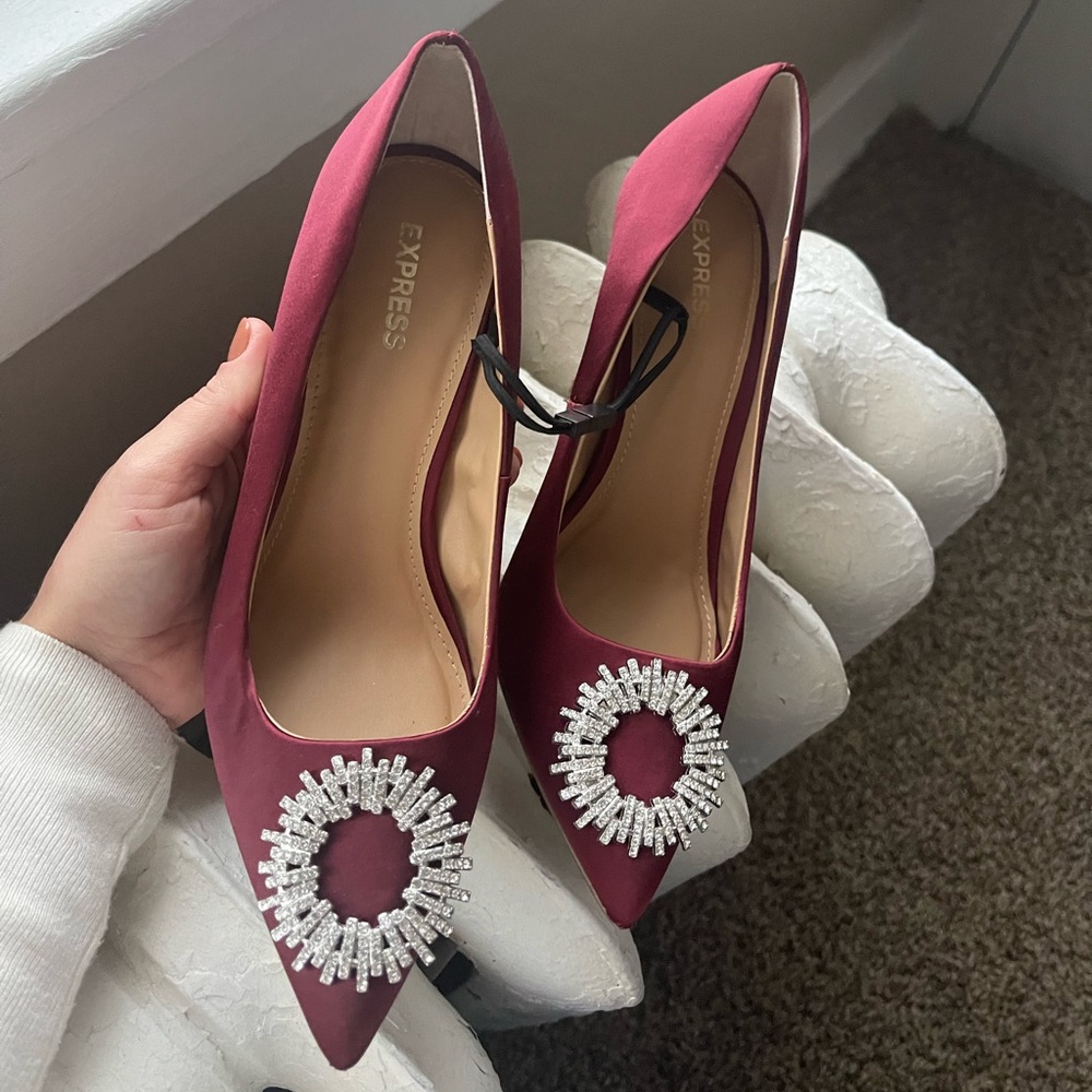 Express heels